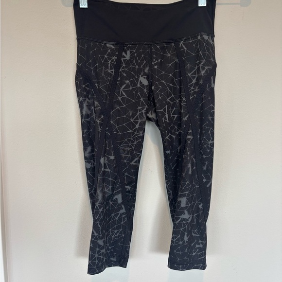 lululemon athletica Black Geometric Leggings 6 - Picture 1 of 4